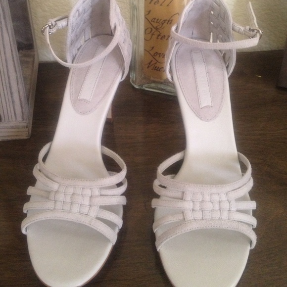 New - BR sandal - Picture 3 of 4